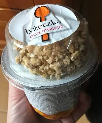 Jogurt kremowy z brzoskwiniami i granolą